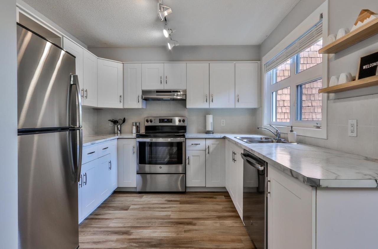 Charming 1 Bdrm Plus Loft With Views Managed By Little Sister Getaways Canmore Exterior foto