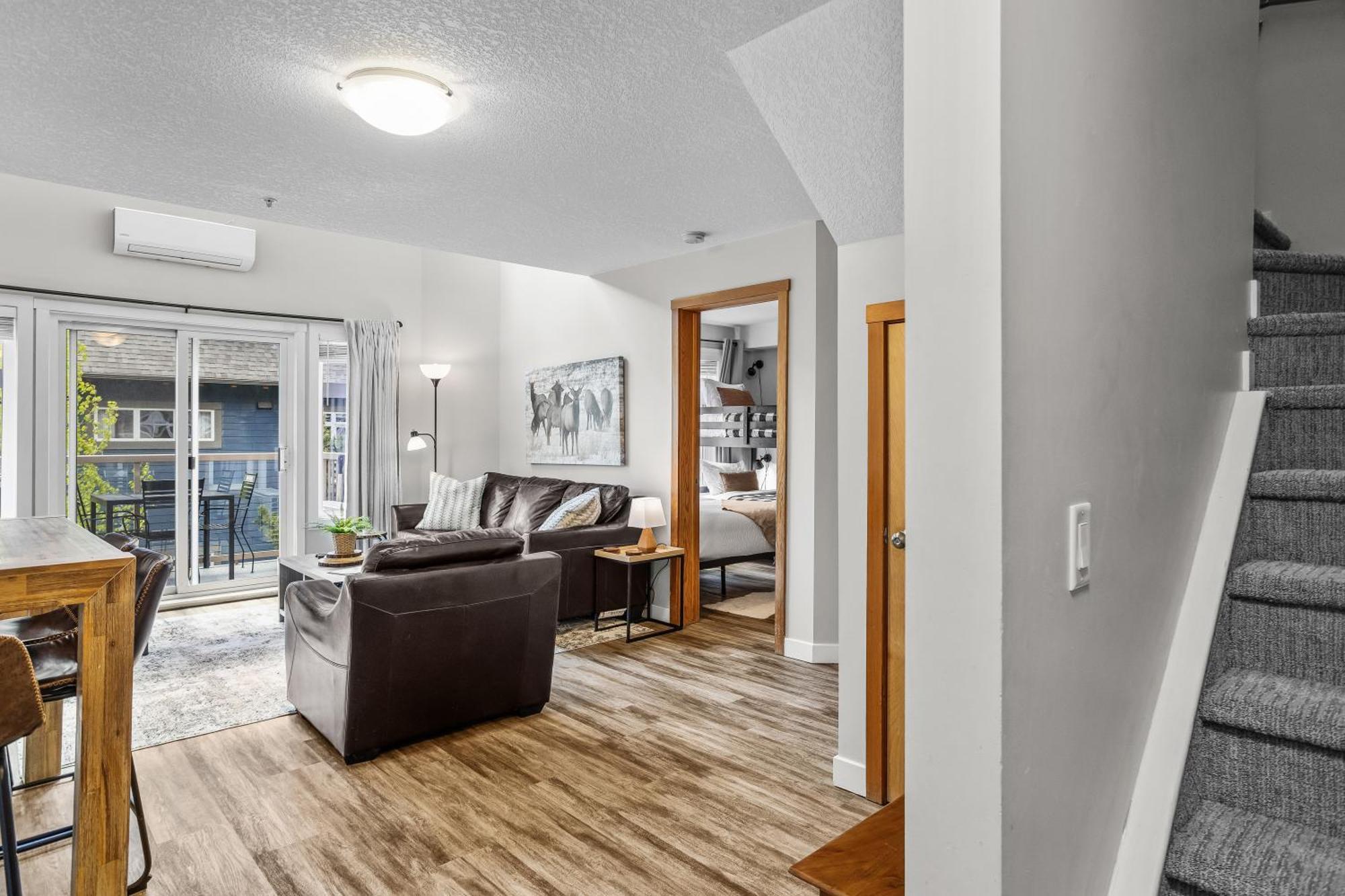 Charming 1 Bdrm Plus Loft With Views Managed By Little Sister Getaways Canmore Exterior foto